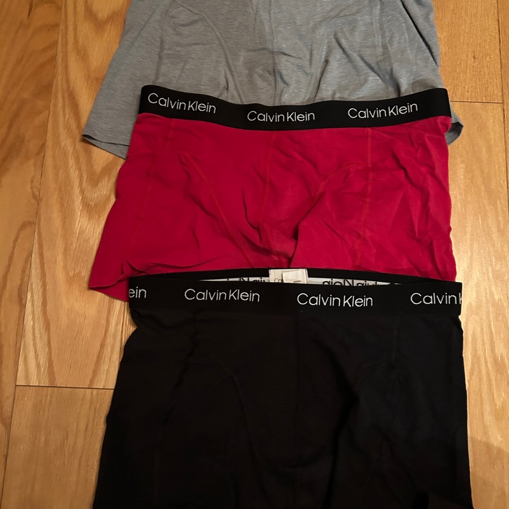 Calvin Klein Underwear Trio - Black, Gray, Red